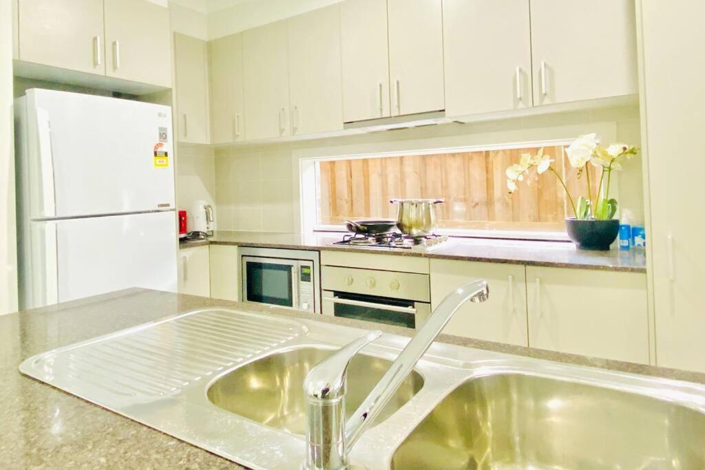 Kellyville 5Br Near Park And Shopping Mall Bagian luar foto